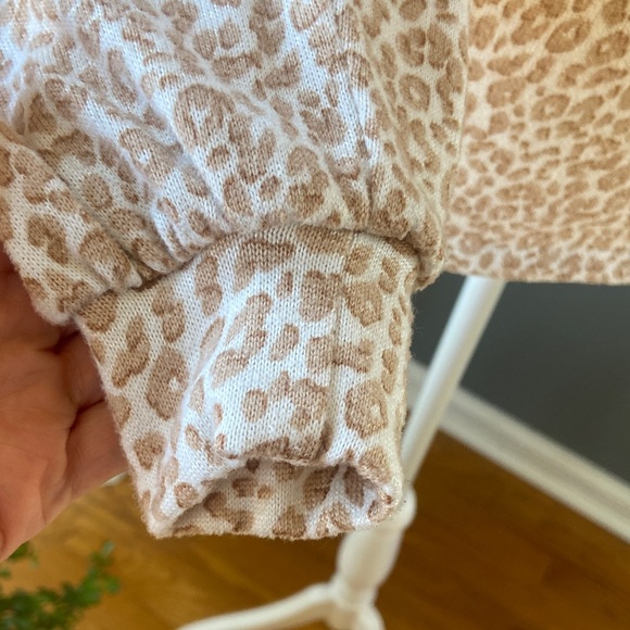 Banana Republic Animal Print Sweater - Picture 3 of 8